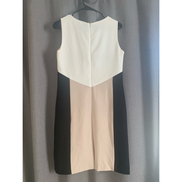 Asymmetrical White/Black/Tan dress - Picture 2 of 2